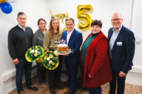5 Jahre Hebammenzentrale Stade – Landkreis und Elbe Kliniken gratulieren 5 Jahre Hebammenzentrale Stade – Landkreis und Elbe Kliniken gratulieren